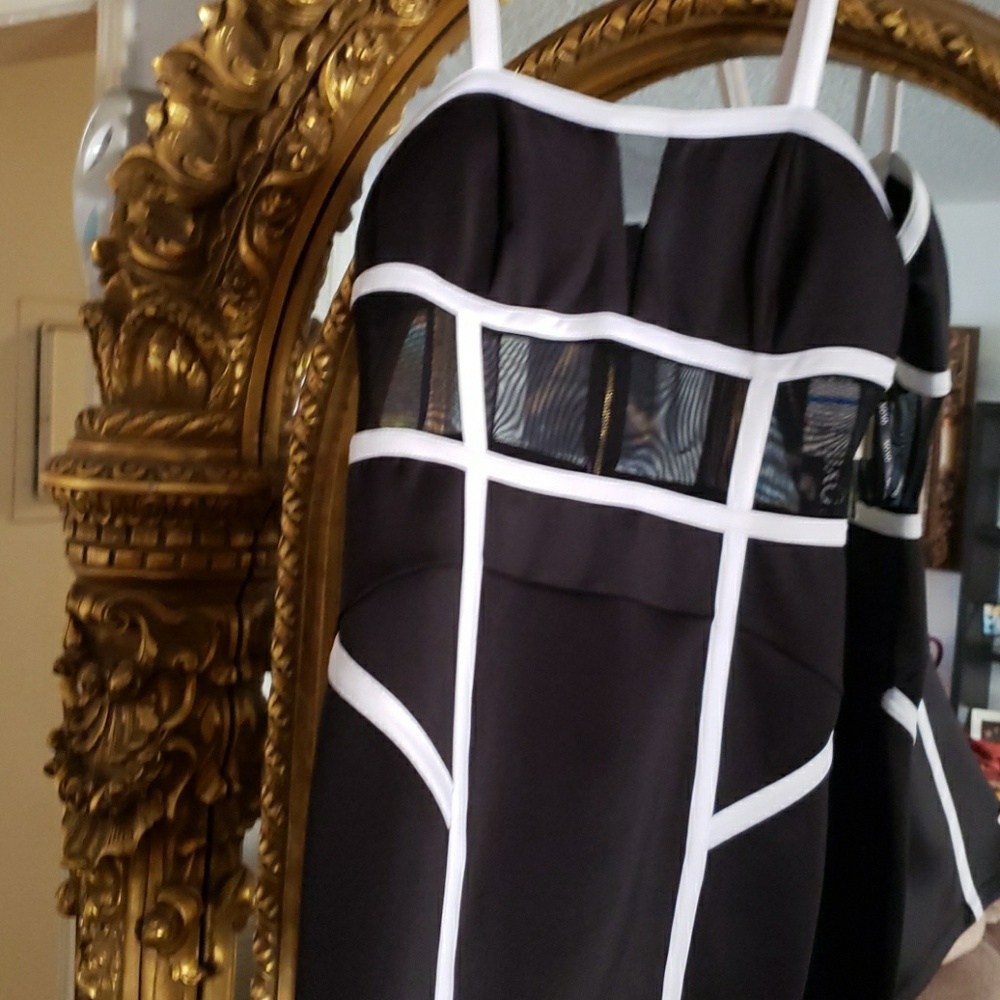 Dress - Picture 3 of 4